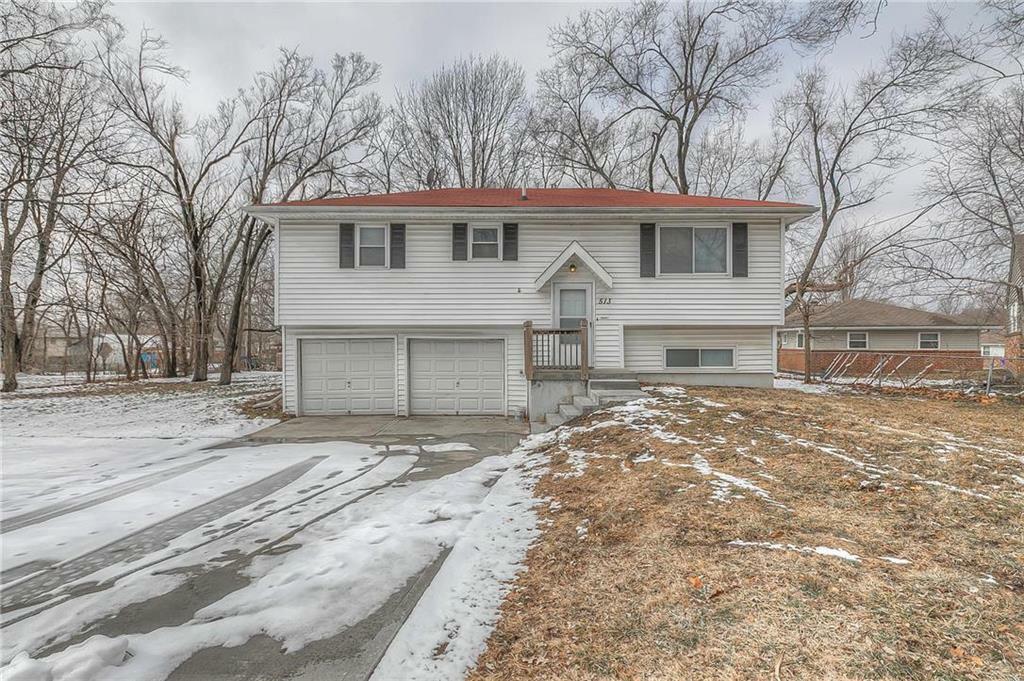 Property Photo:  513 N Clinton Street  KS 66061 