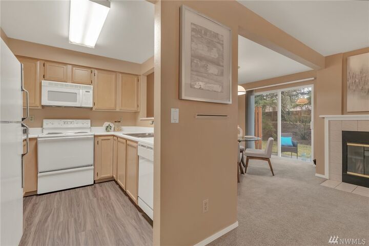 Property Photo:  927  132nd Street SW L5  WA 98204 