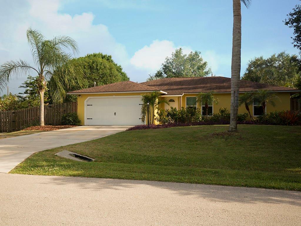 Property Photo:  880 Genesee Avenue  FL 32958 