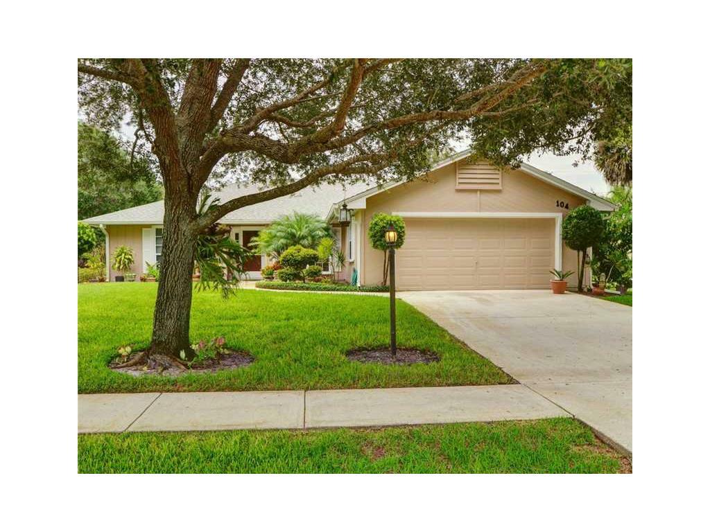 Property Photo: 104 39th Drive FL 32968
