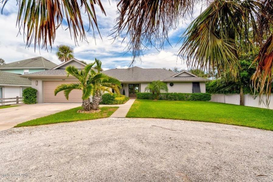 Property Photo:  9690 Riverview Drive  FL 32976 