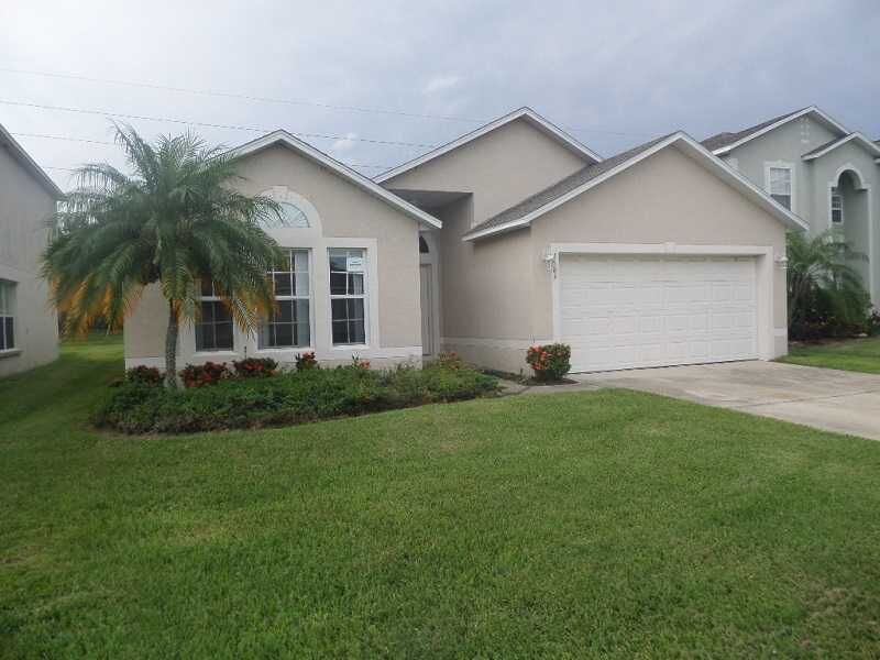 Property Photo: 2505 12th Square SW FL 32968
