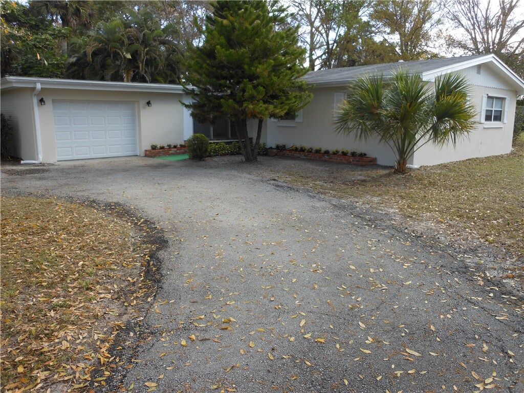 Property Photo:  2430 54th Avenue  FL 32966 