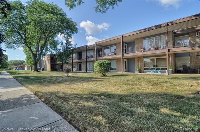 15055 Hubbard Street 26  Livonia MI 48154 photo