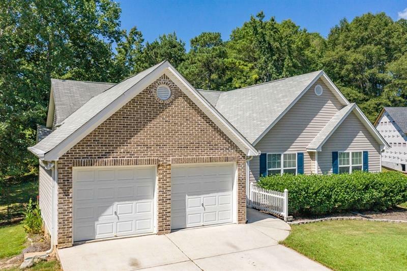 Property Photo: 412 Abbey Place 30180
