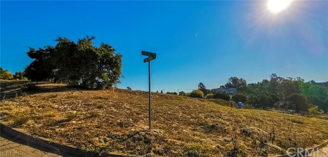 Property Photo:  1010 Craig Way  CA 93420 