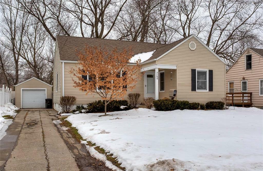 Property Photo:  2106 55th Street  IA 50310 