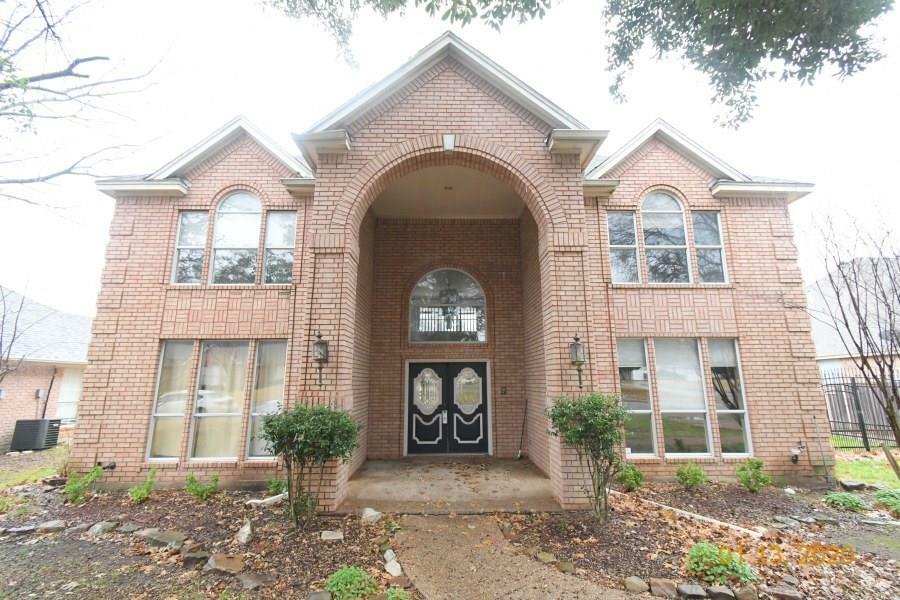 Property Photo:  1600 Fairhaven Drive  TX 76063 