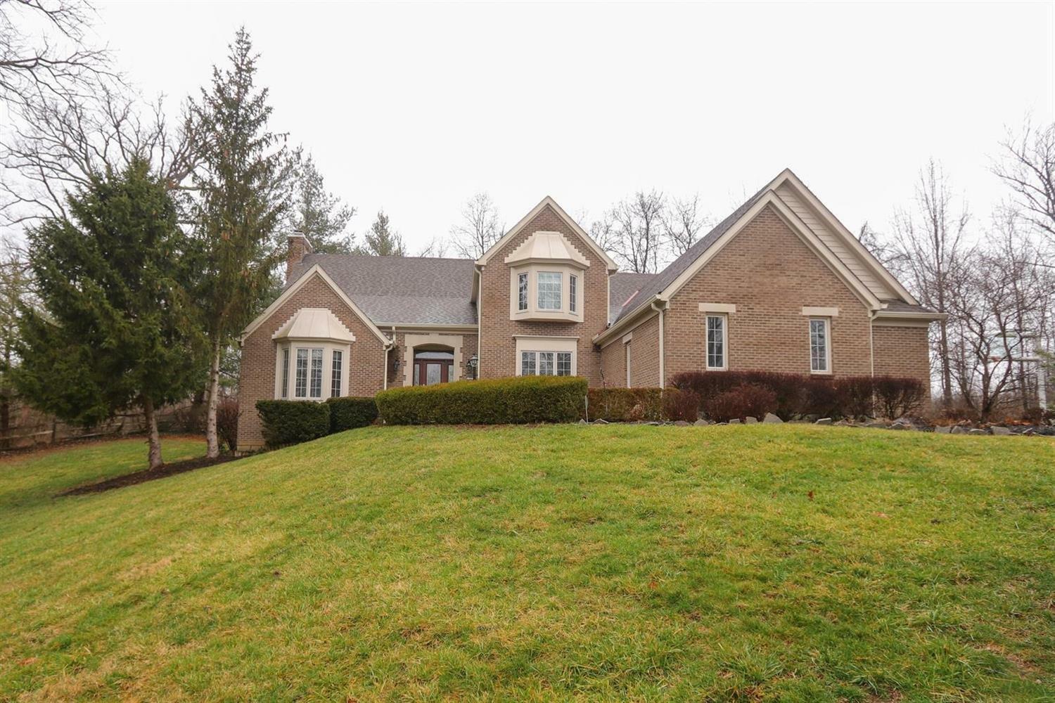 Property Photo: 12 Hetherington Ct OH 45246