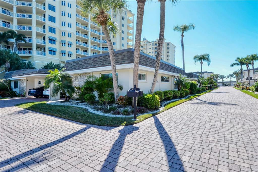 Property Photo:  1900 Benjamin Franklin Drive Villa2  FL 34236 