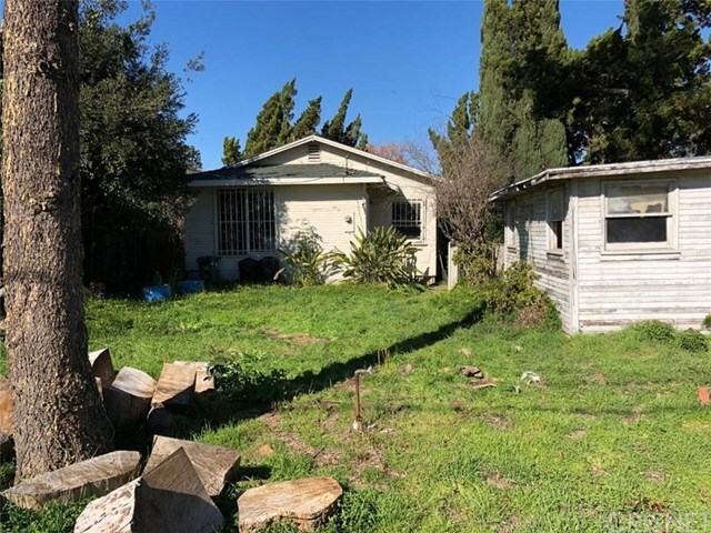 Property Photo:  11616 Morrison Street  CA 91601 