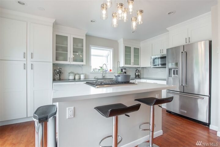 Property Photo: 10858 11th Avenue SW WA 98146