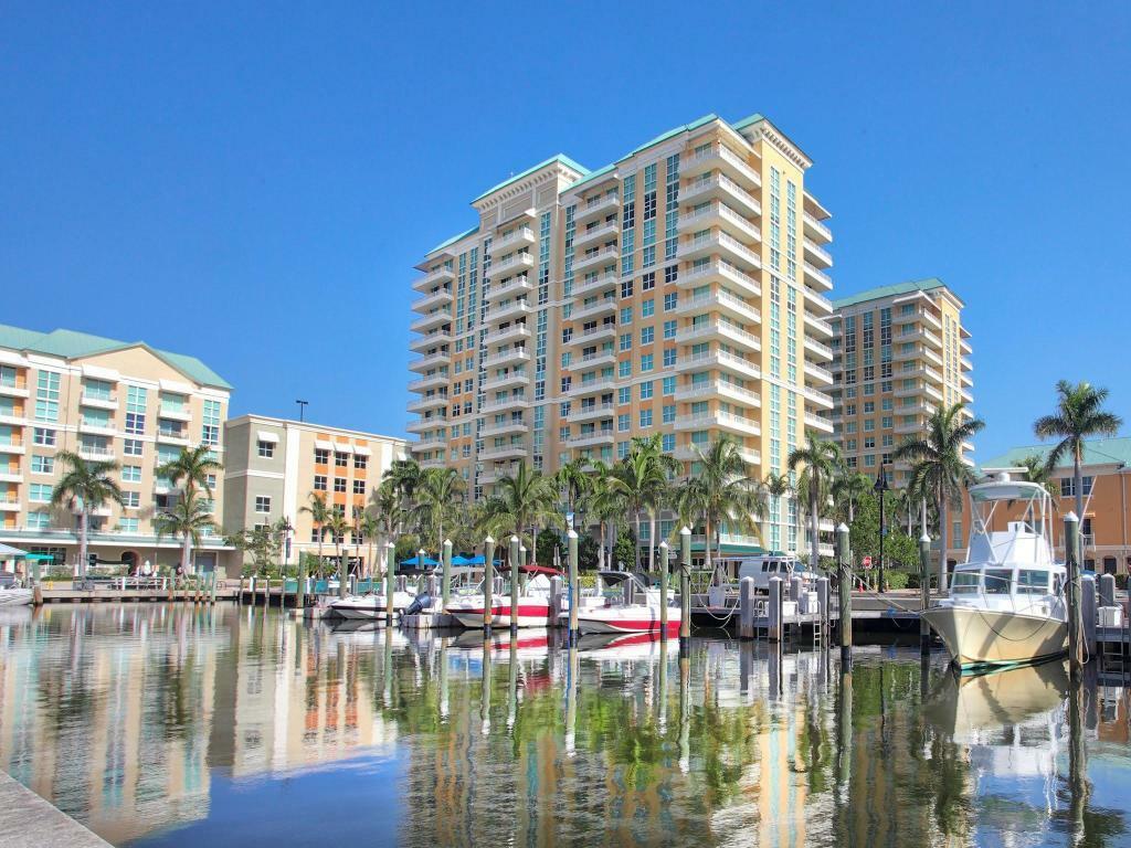 Property Photo:  625 Casa Loma Boulevard 907  FL 33435 