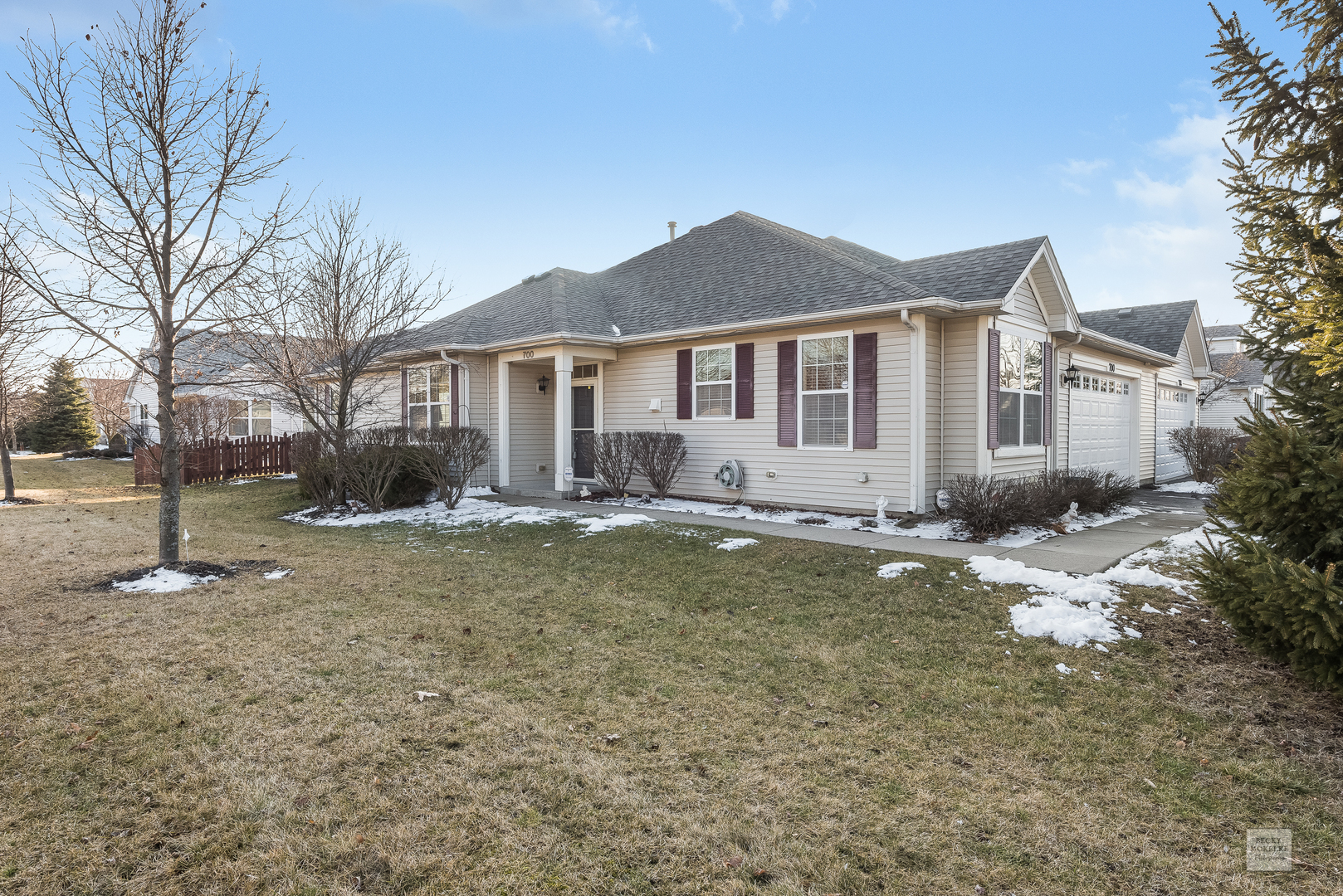 Property Photo:  700 Bellevue Circle  IL 60543 