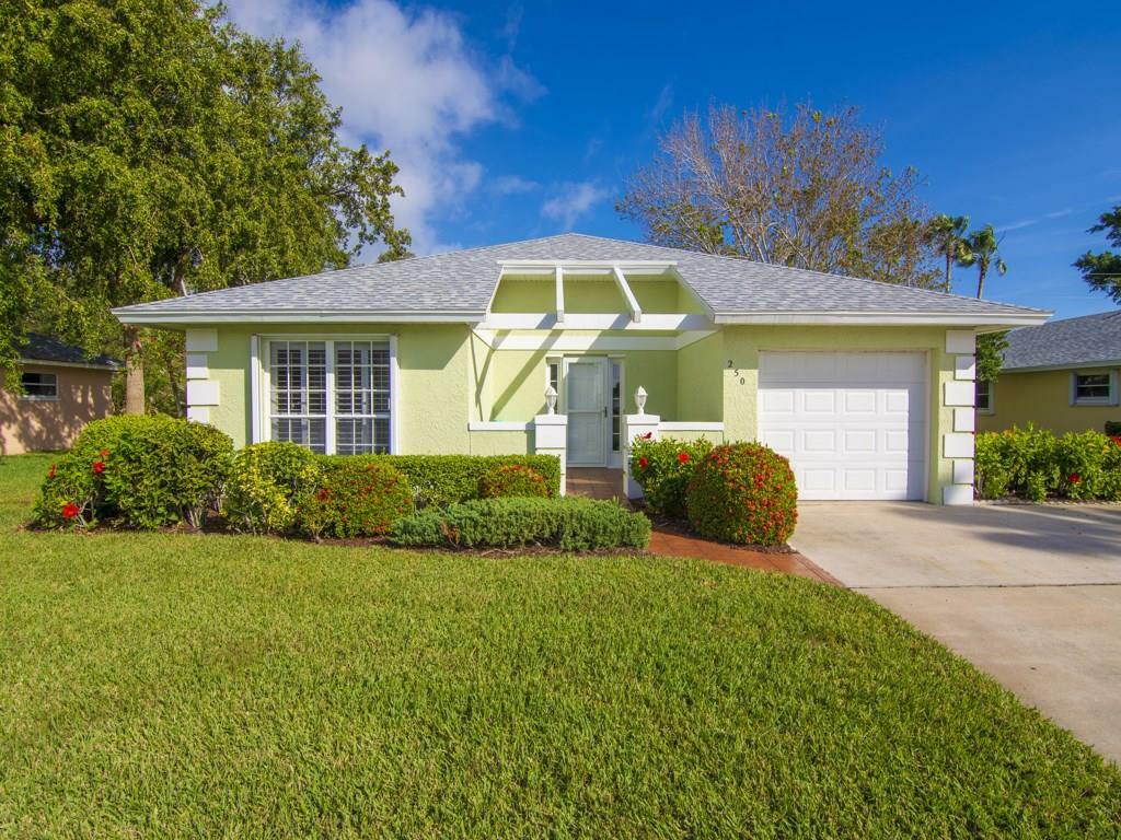 Property Photo:  250 N Grove Isle Circle  FL 32962 