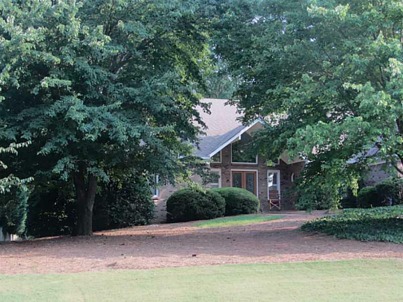 Property Photo:  6305 Buckingham Place   30040 