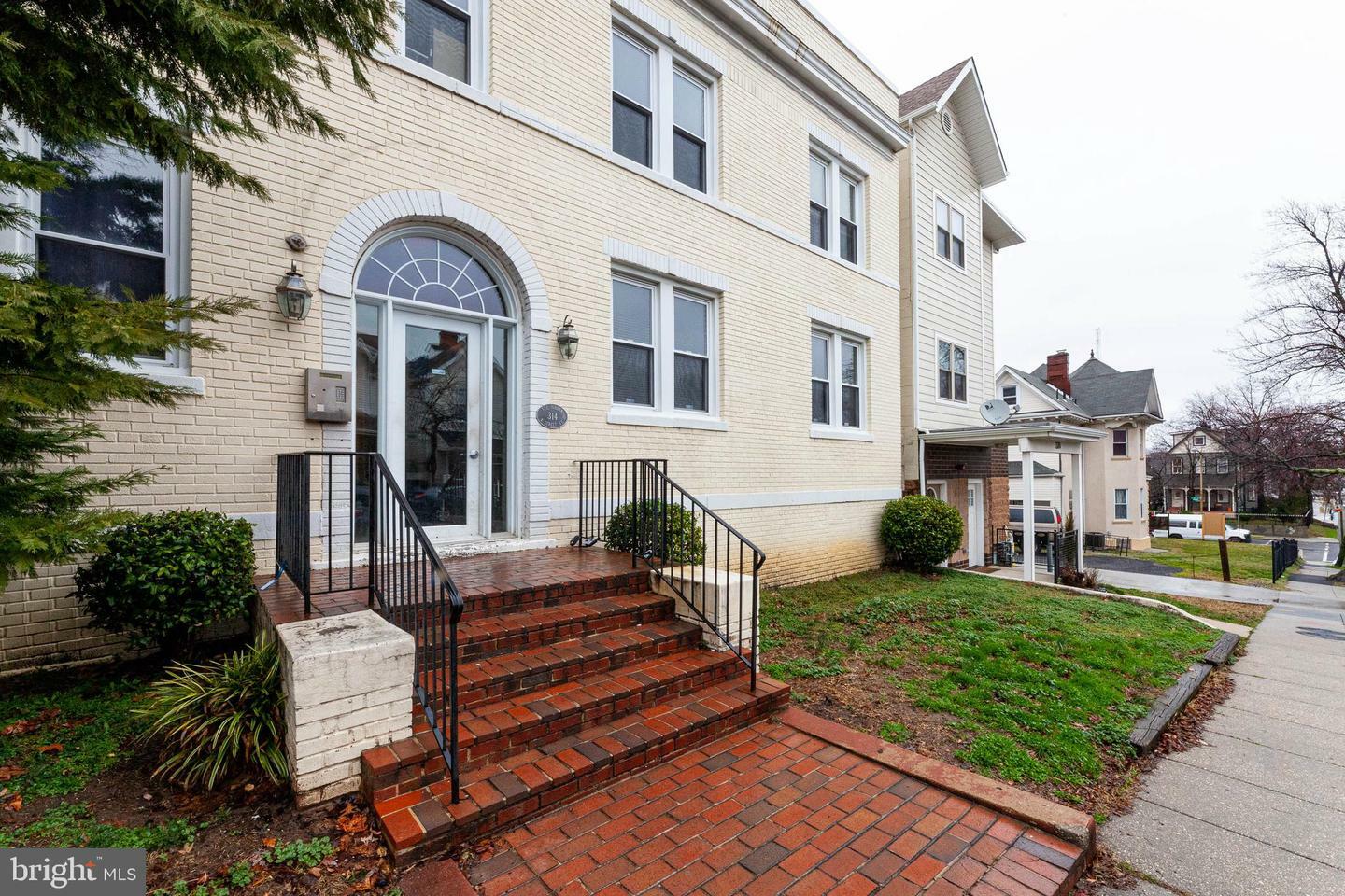 Property Photo:  314 V Street NE B3  DC 20002 