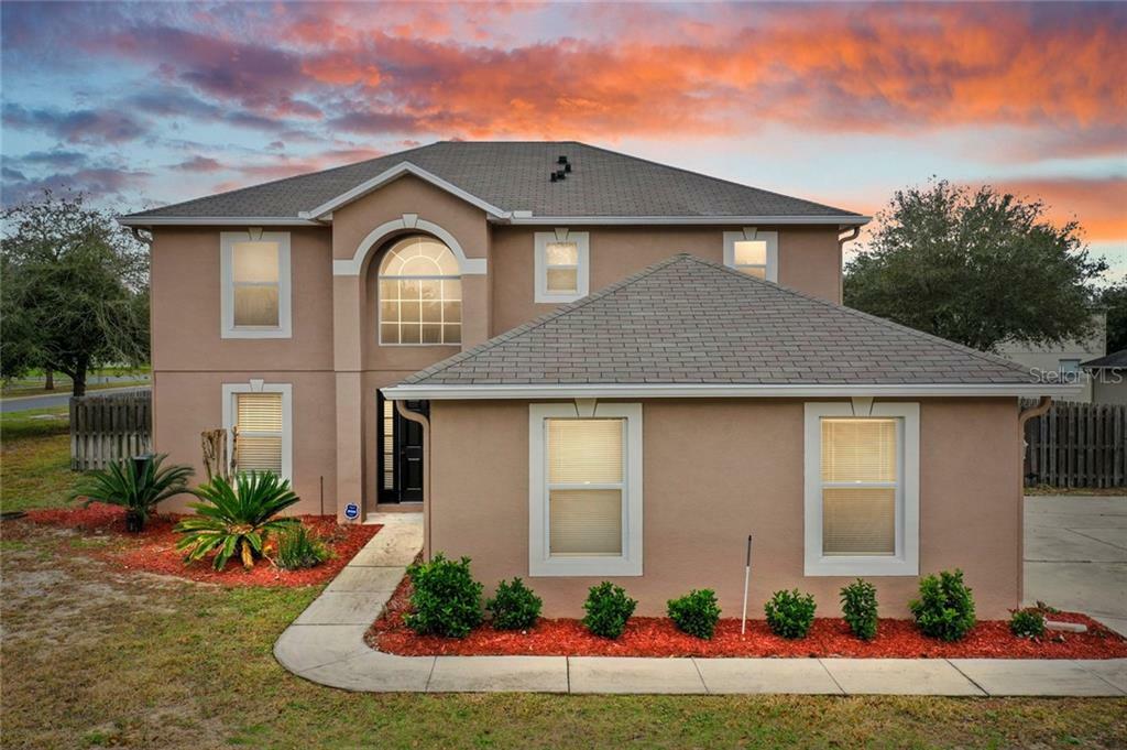 Property Photo:  1001 Ridgewind Court  FL 34731 