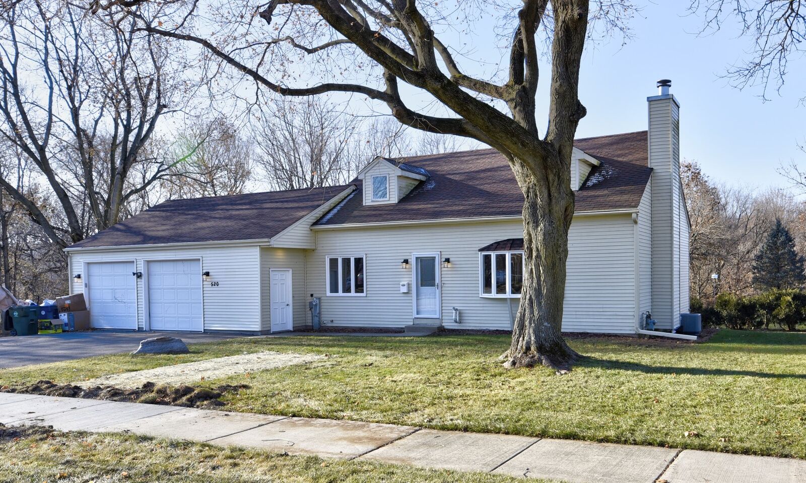 Property Photo:  520 South Hubbard Street  IL 60102 