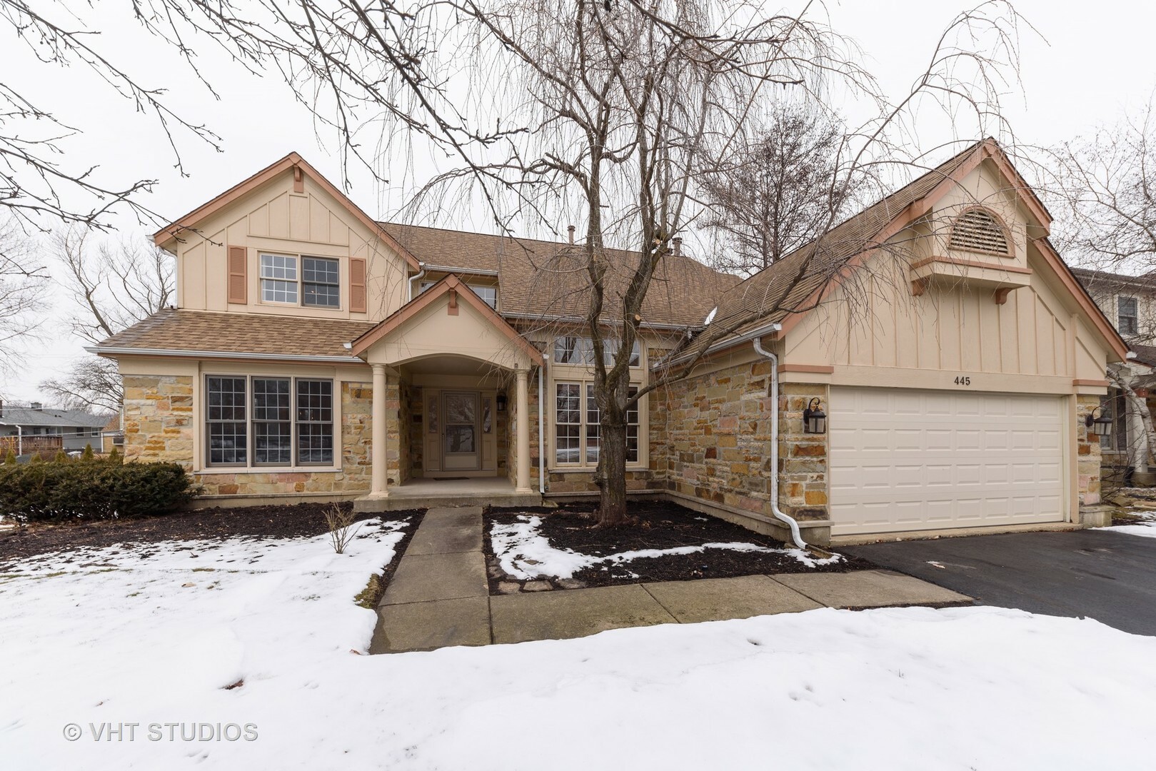 Property Photo: 445 Mayfair Lane IL 60089
