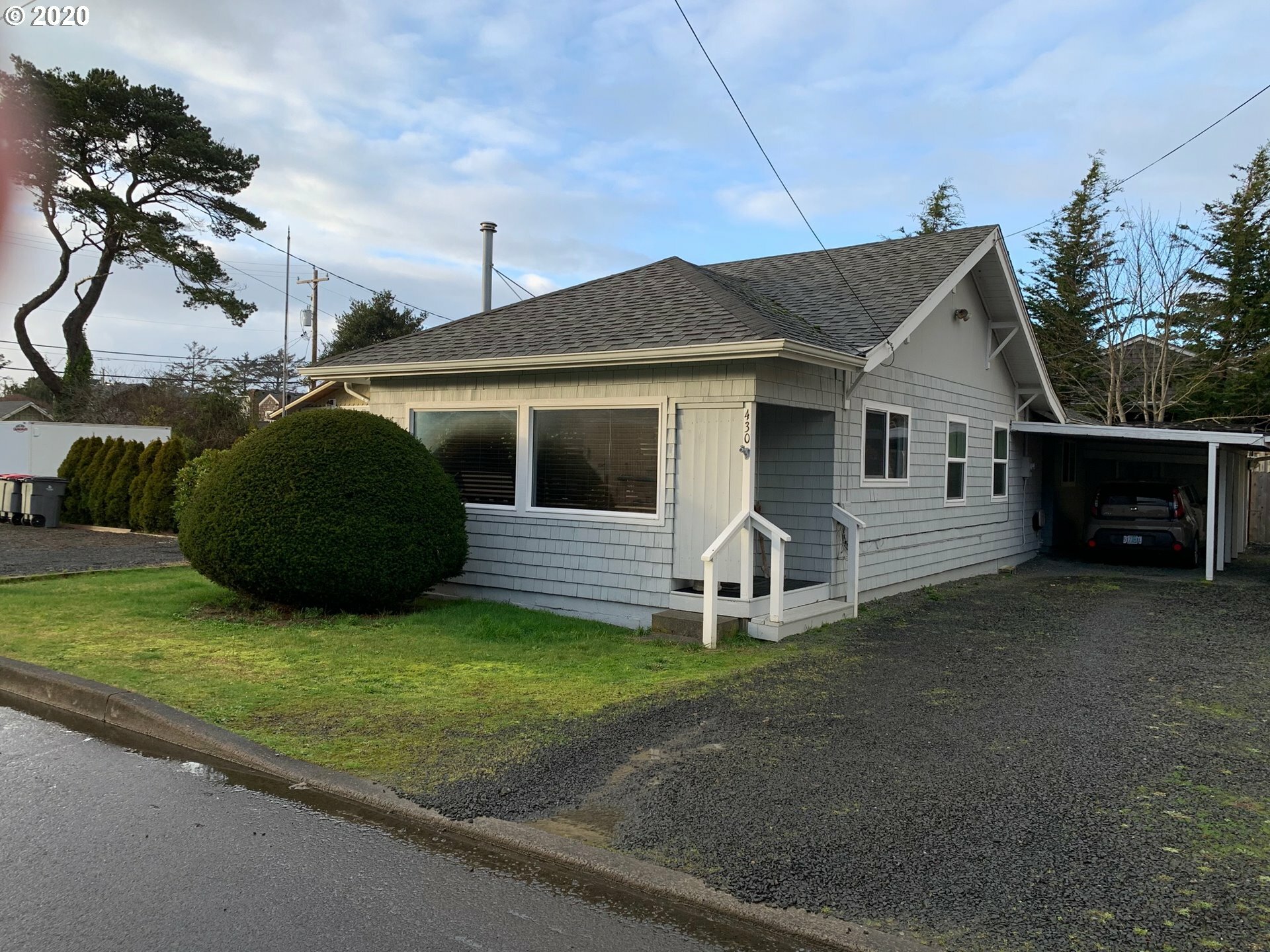 Property Photo:  430 9th Ave  OR 97138 