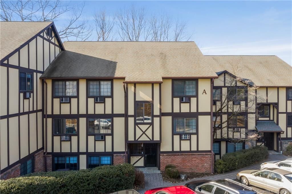 Property Photo: 50 Aiken Street 401 CT 06851