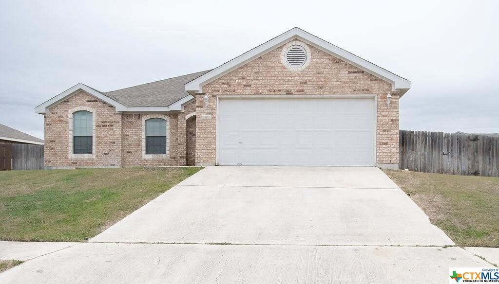 Property Photo: 3302 Sherwood Forest Drive TX 76549