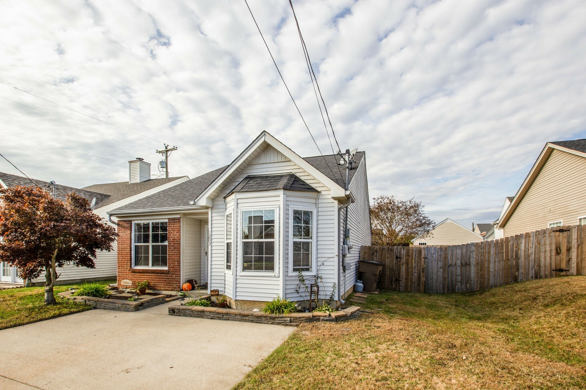 Property Photo: 1203 Alandee St TN 37214