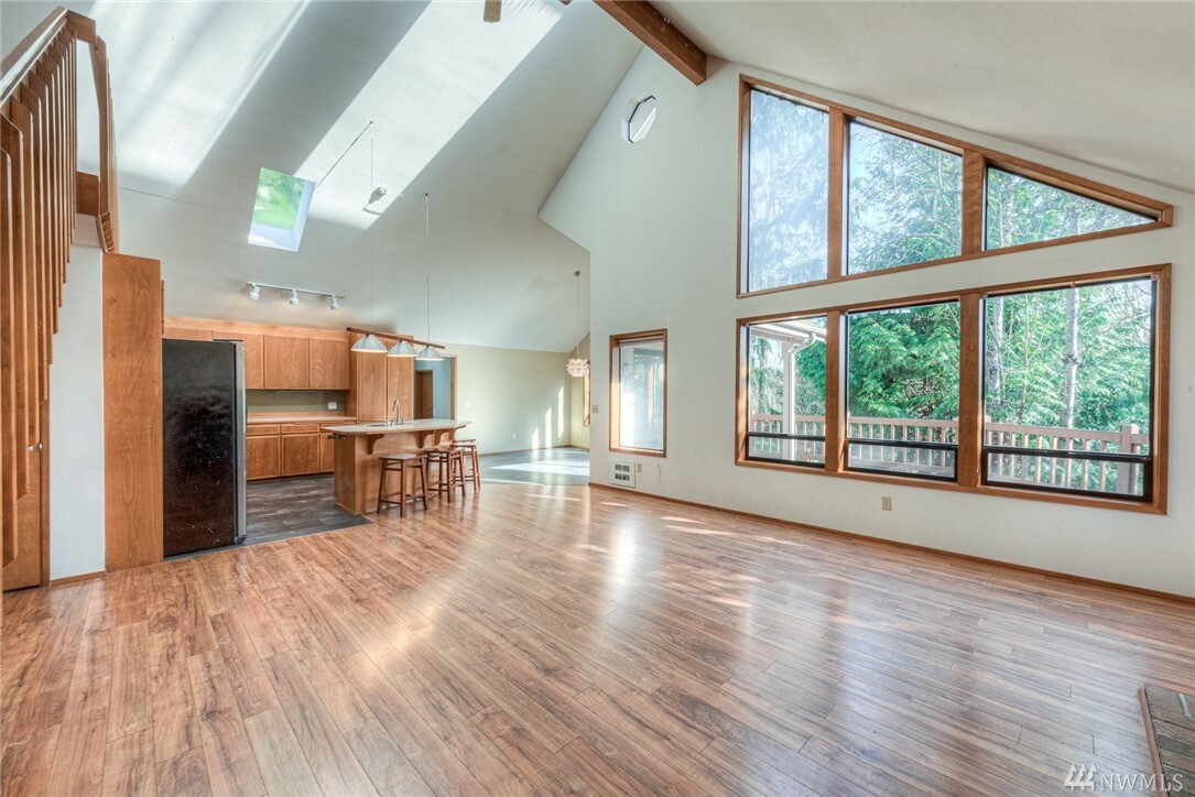 Property Photo: 1017 135th Ave SE WA 98290