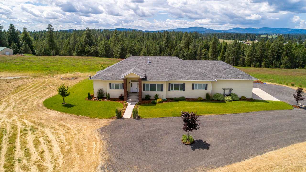 Property Photo: 24411 N Carey Ln WA 99006