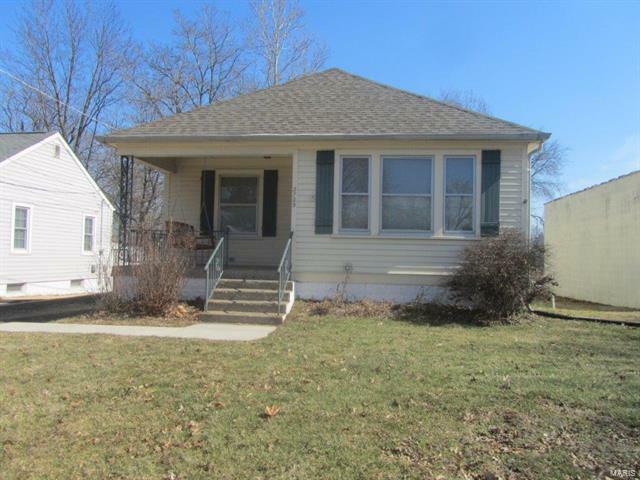 Property Photo: 2705 Grovelin 62035