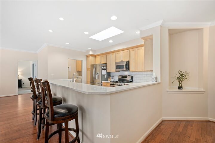 Property Photo:  505 5th Avenue S 313  WA 98020 