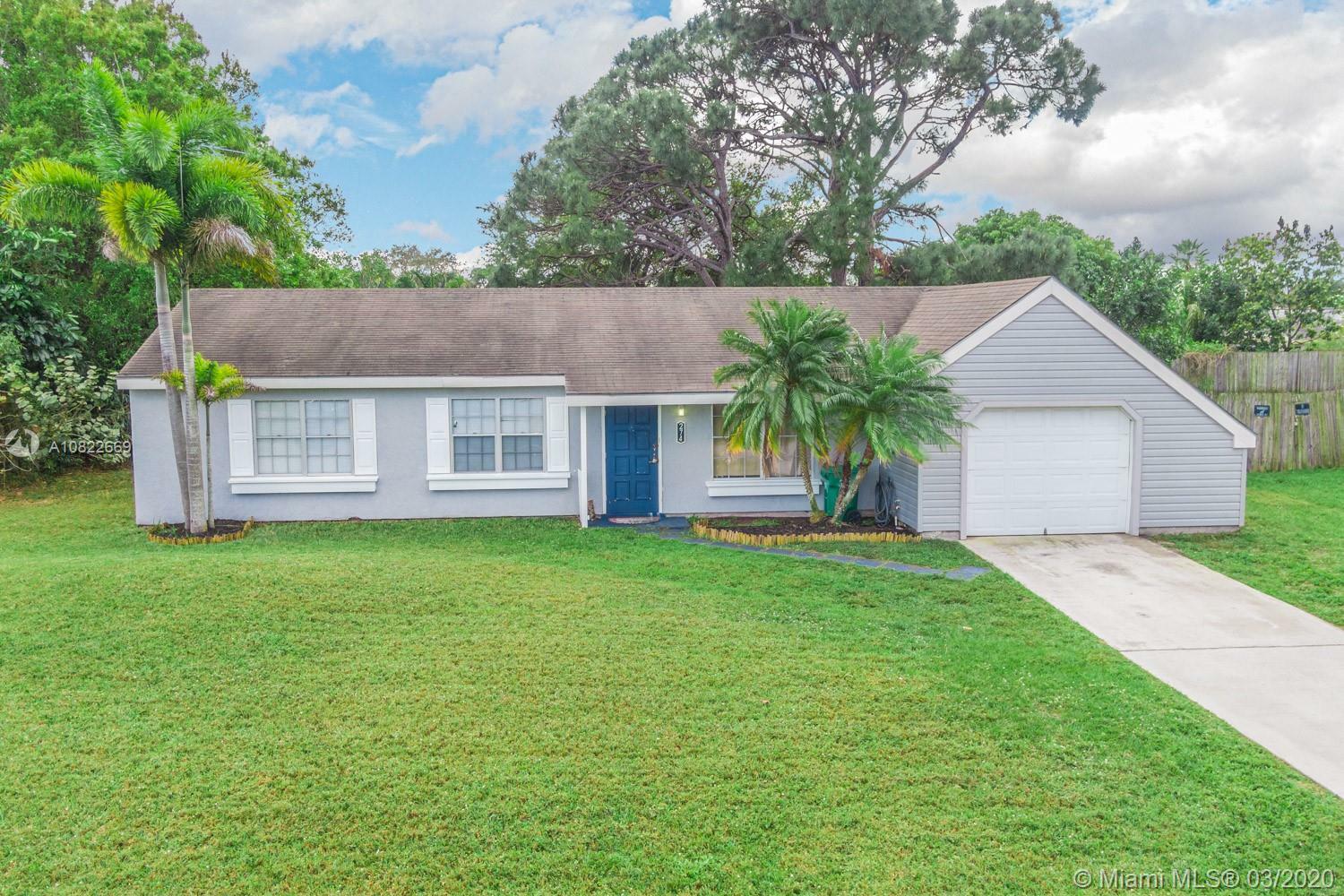 Property Photo:  274 SW Homeland Rd  FL 34953 