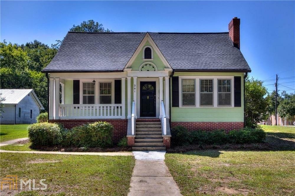 Property Photo: 201 Hampton St GA 30153