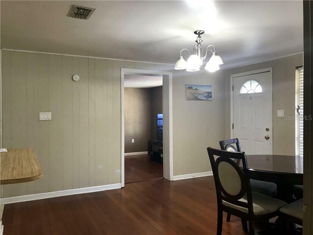 Property Photo:  9604 Pine Ridge Avenue  FL 33578 