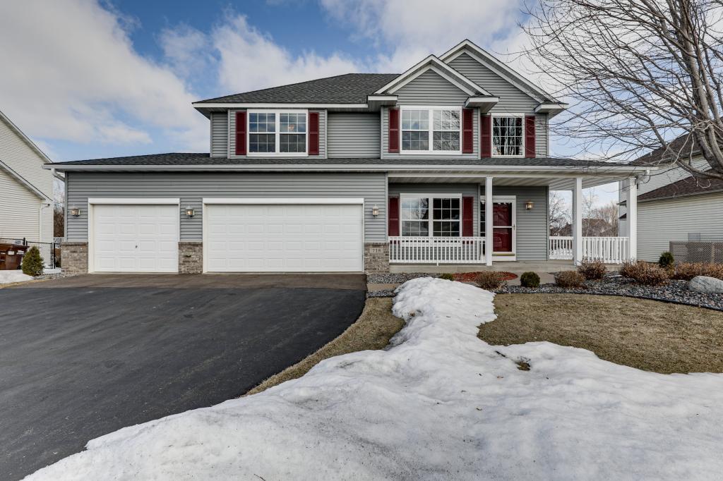 Property Photo: 718 Williams Drive MN 55033