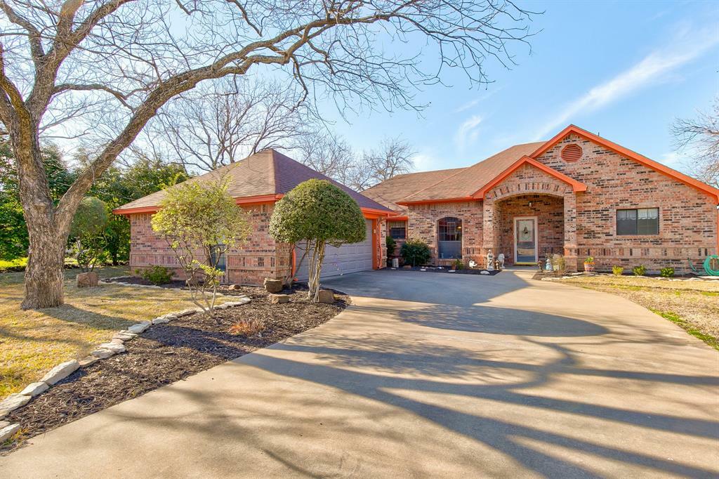 Property Photo:  5010 Seminole Drive  TX 76049 