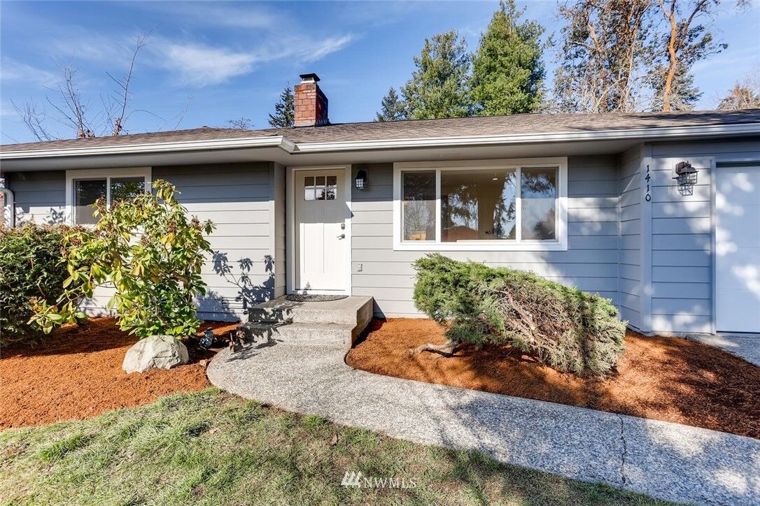 Property Photo:  1410 NE 158th Street  WA 98155 