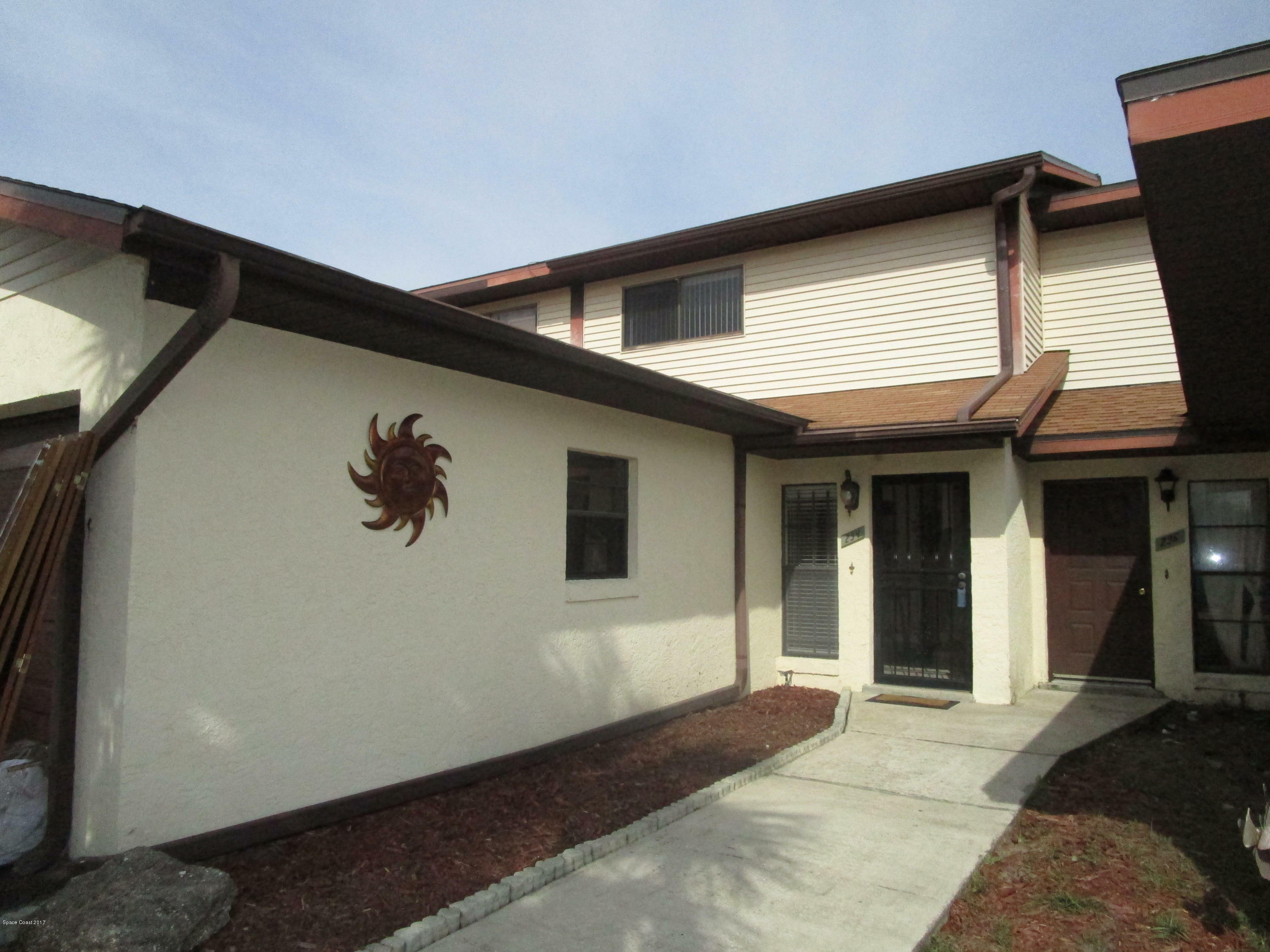 Property Photo:  294 W Towne Place  FL 32796 