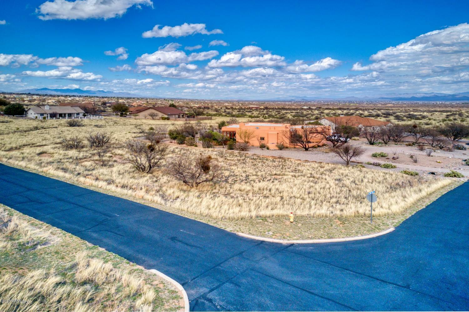 Property Photo:  5901 E Hunter Creek Court  AZ 85615 