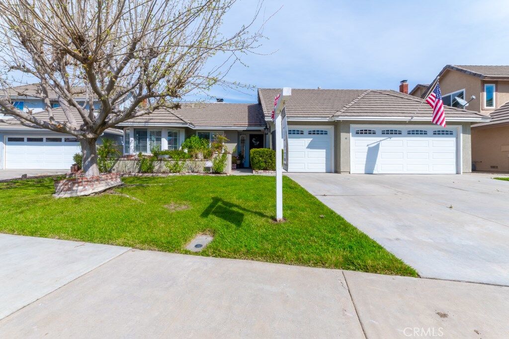Property Photo: 28774 Avenida Pacifica CA 92584