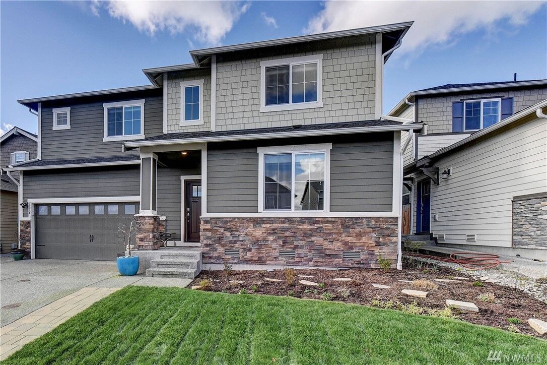 Property Photo:  2224 97th Av Ct E  WA 98371 