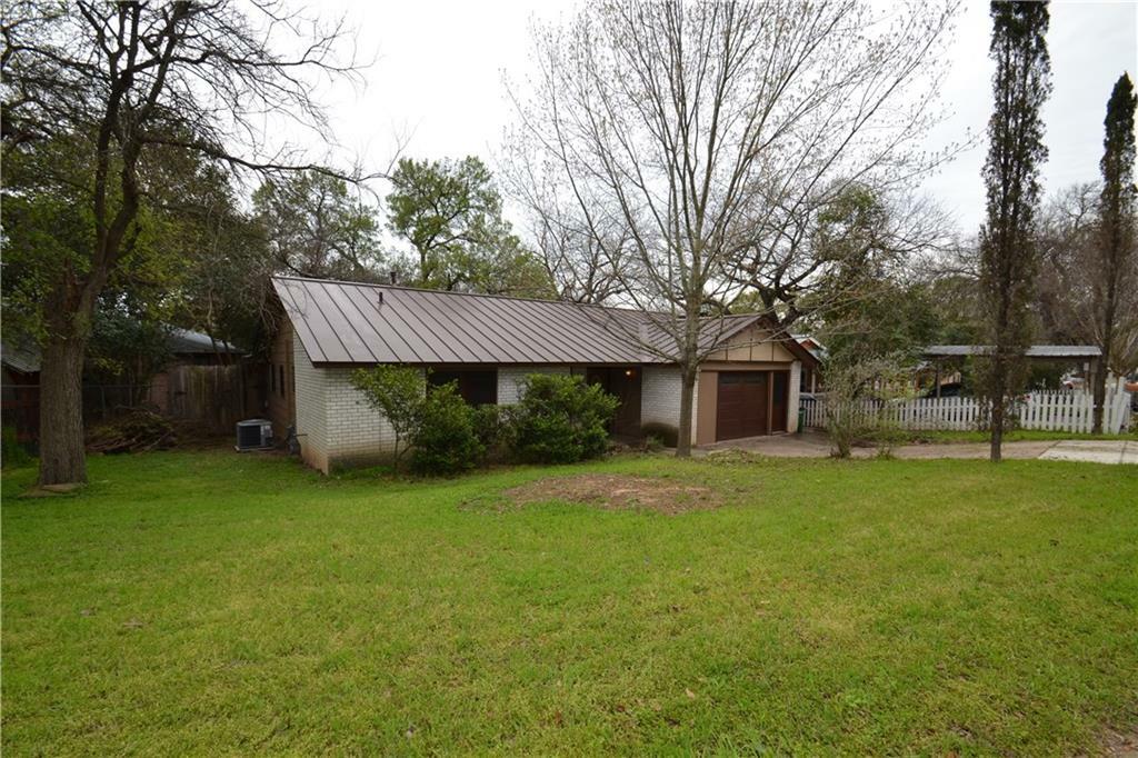 Property Photo:  914 Walter Street  TX 78702 