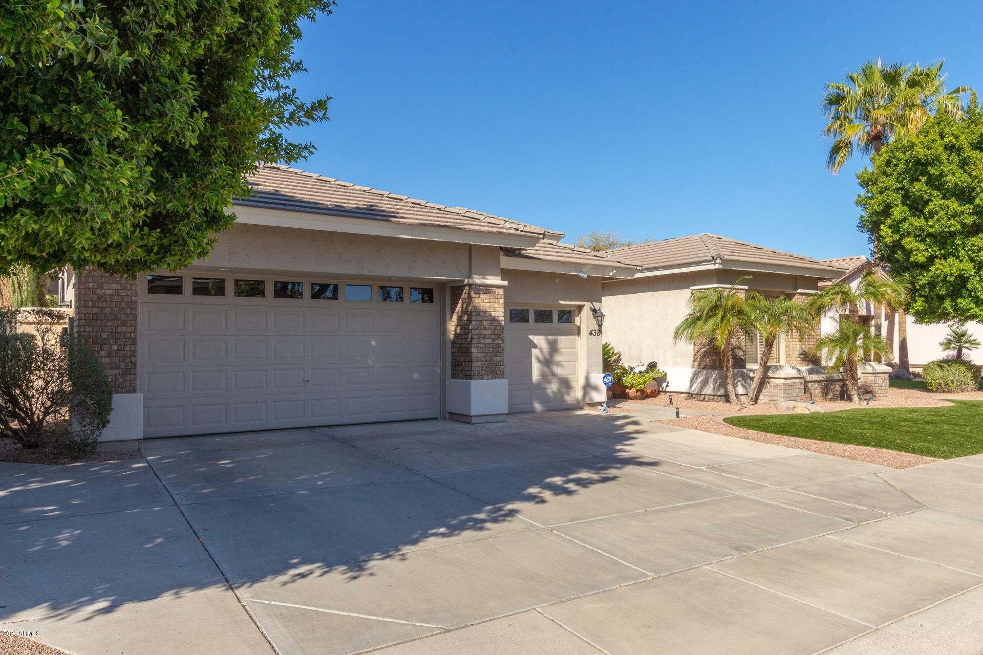 Property Photo: 438 W Louis Way AZ 85284