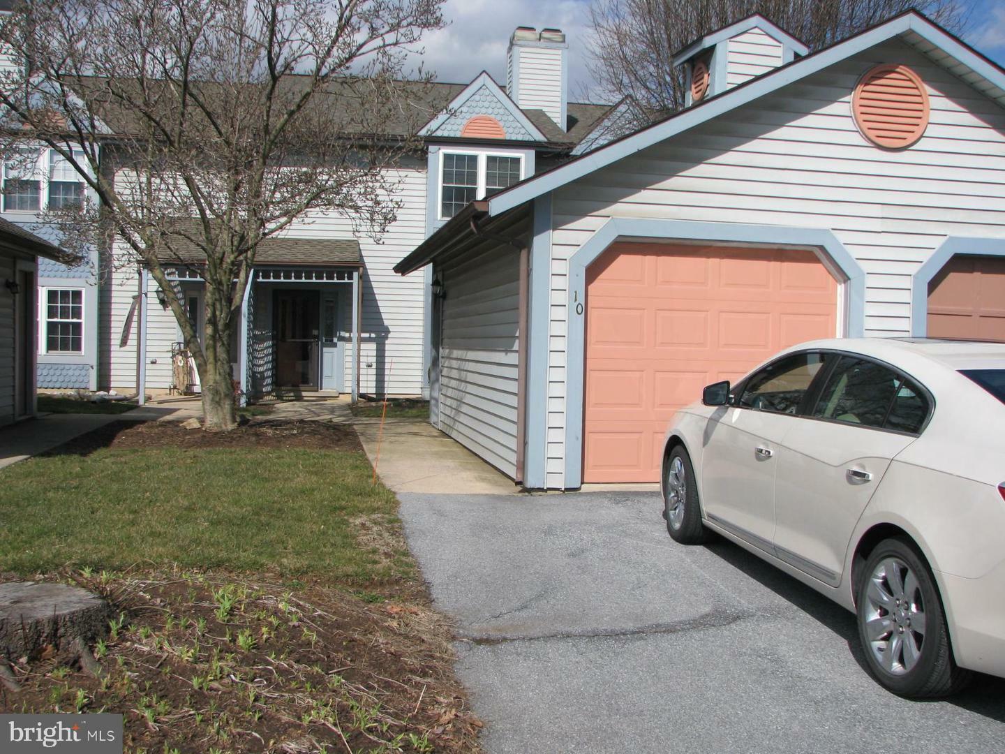 Property Photo: 10 Shady Lane PA 17003