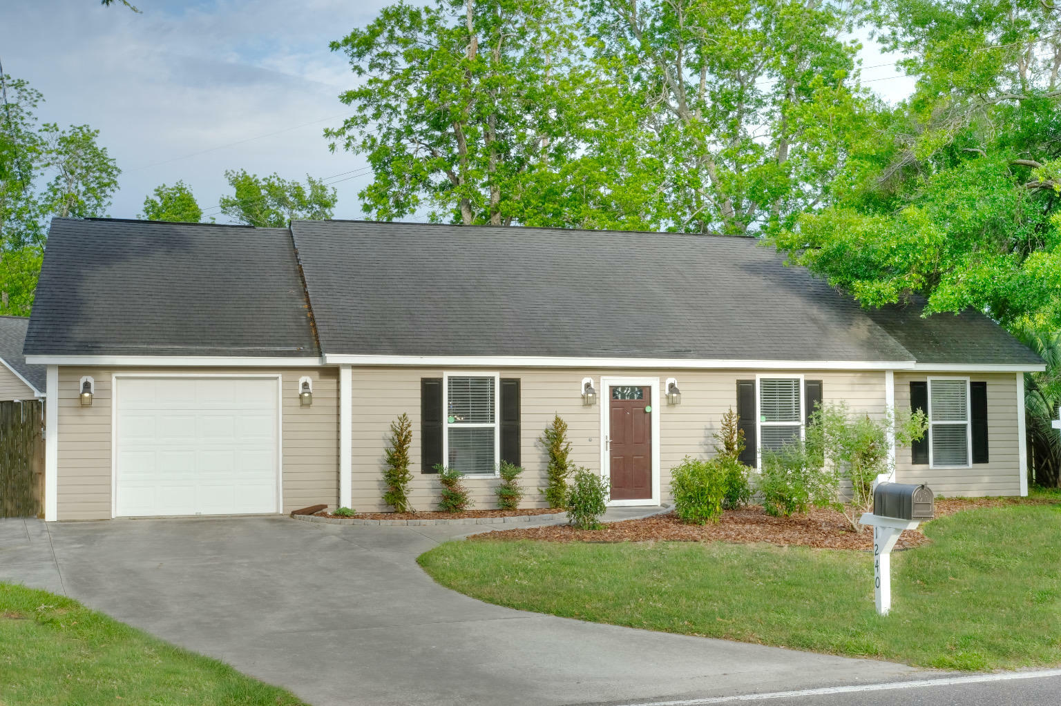 Property Photo: 1240 Secessionville Road SC 29412