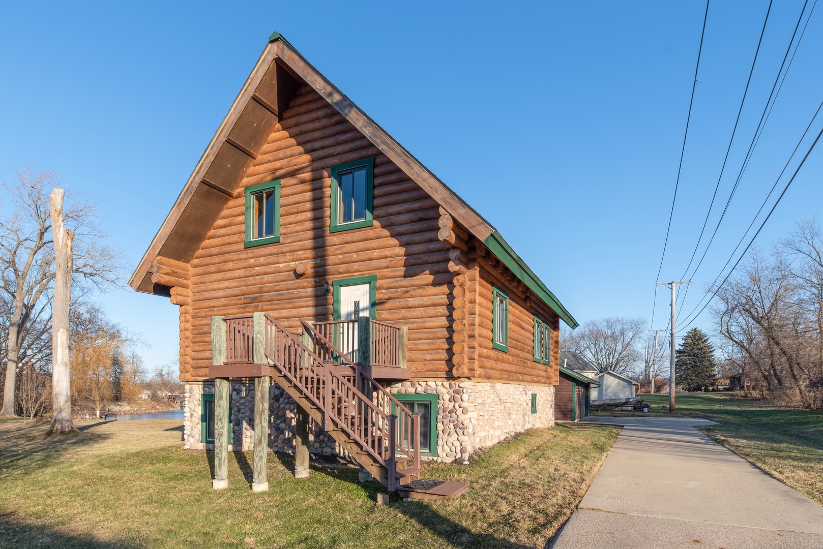 Property Photo:  319 Washington Street  IL 60041 