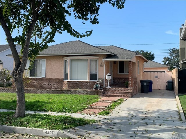 Property Photo: 4807 Dunrobin Avenue CA 90713