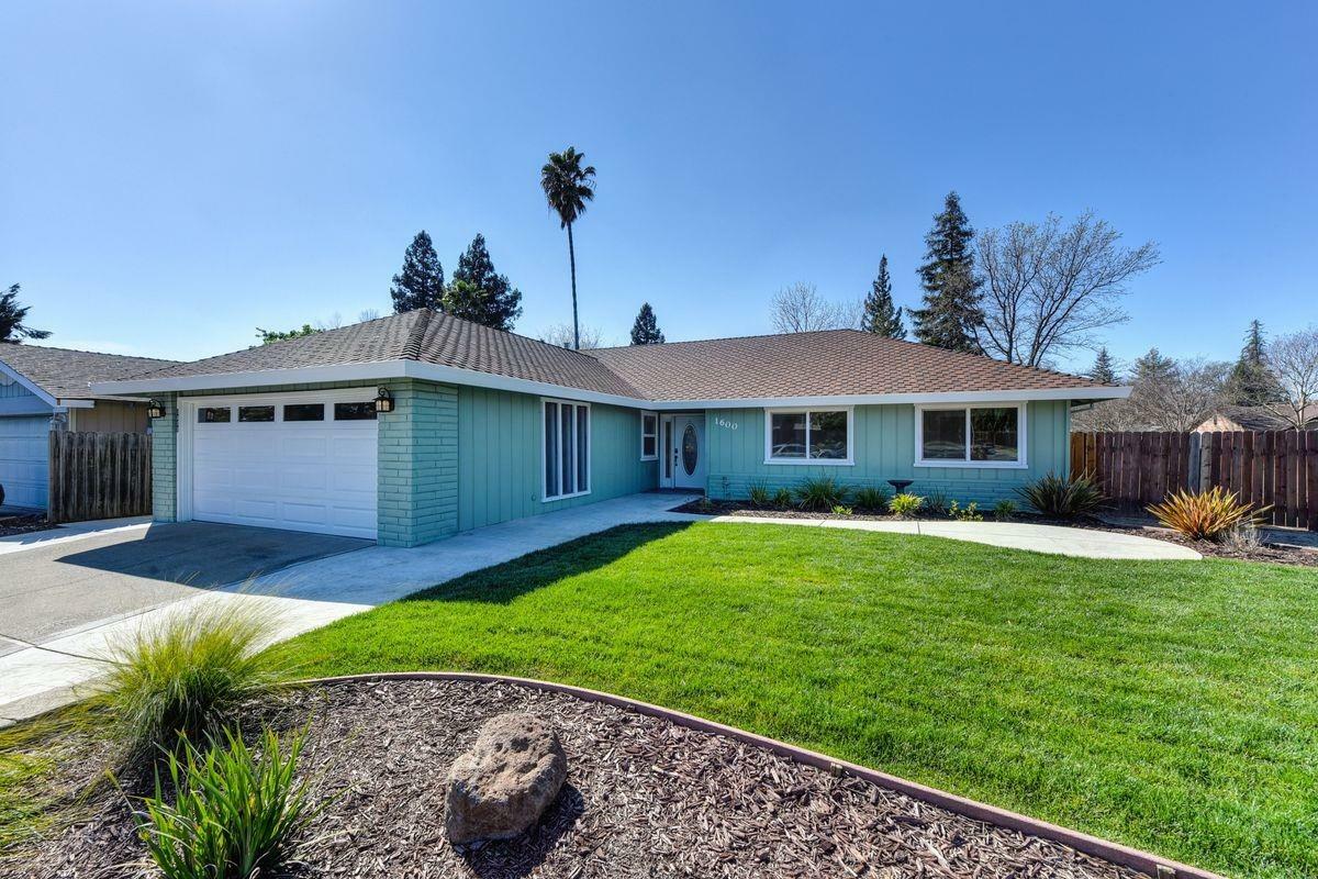 Property Photo:  1600 Crestmont Avenue  CA 95661 