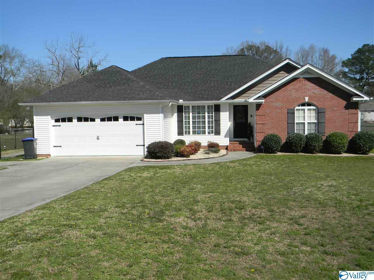 Property Photo:  2110 Dellee Avenue  AL 35903 